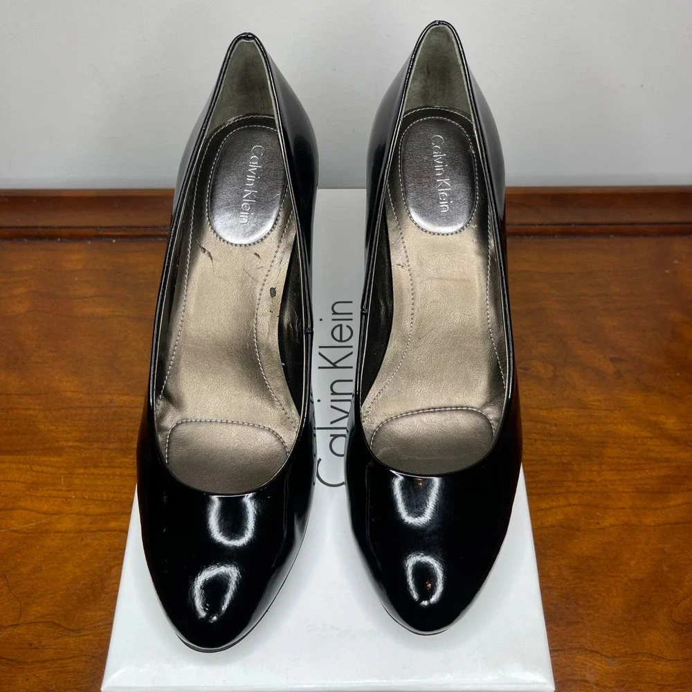 Calvin Klein Babe Black Patent Leather Round Toe Block High Heel Pumps Womens 7M